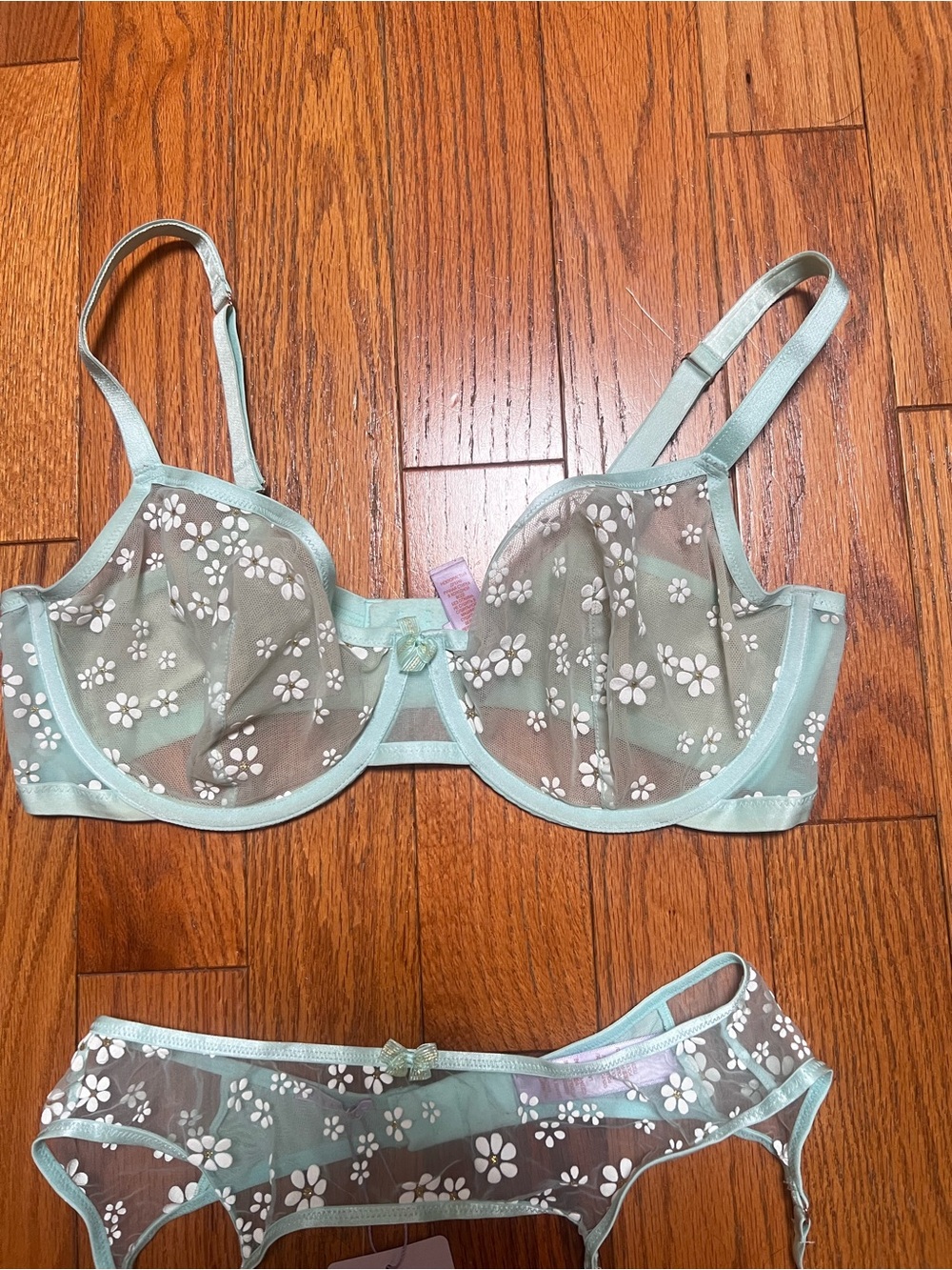 Savage X Fenty Floral Lace Bra and Garter Set 38DDD